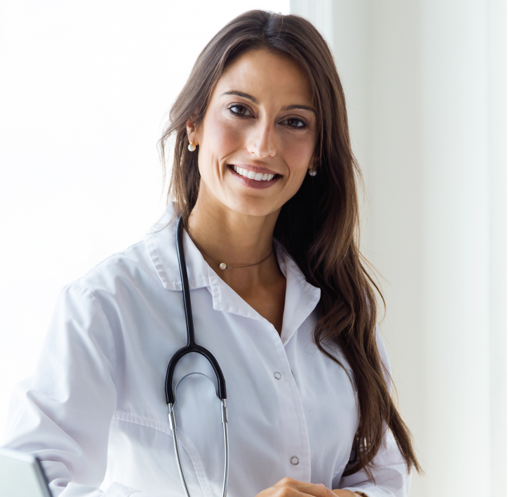 Doctora con bata blanca